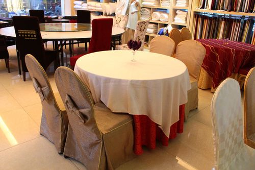 厂家批发直销 酒店餐饮桌椅一站式采购指南——折叠餐桌与实木圆桌选购攻略